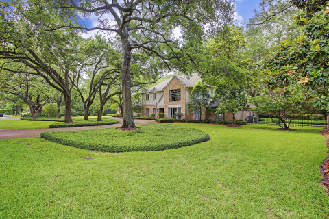 11403 Shadow Way